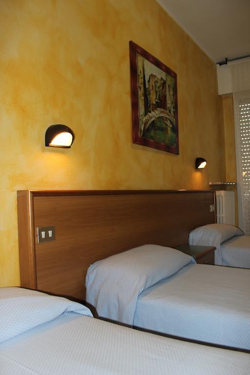 Albergo Napoleone SantʼAmbrogio di Valpolicella Rum bild